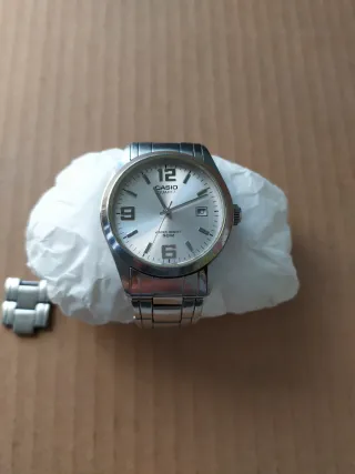 Reloj Casio Plata y Blanco