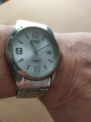 Reloj Casio Plata y Blanco