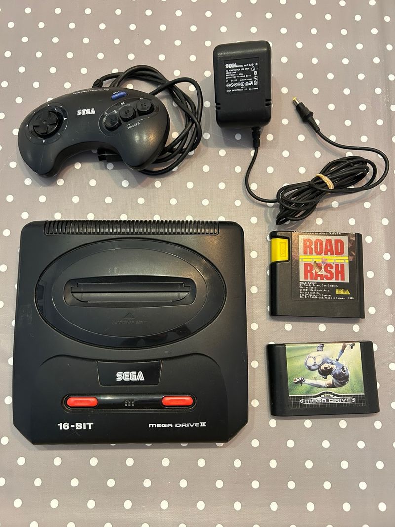 Sega Mega Drive II Negra