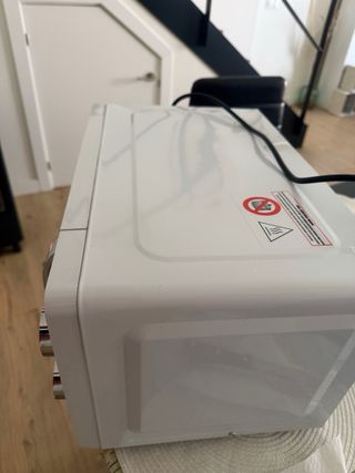 Microondas Jocel Blanco