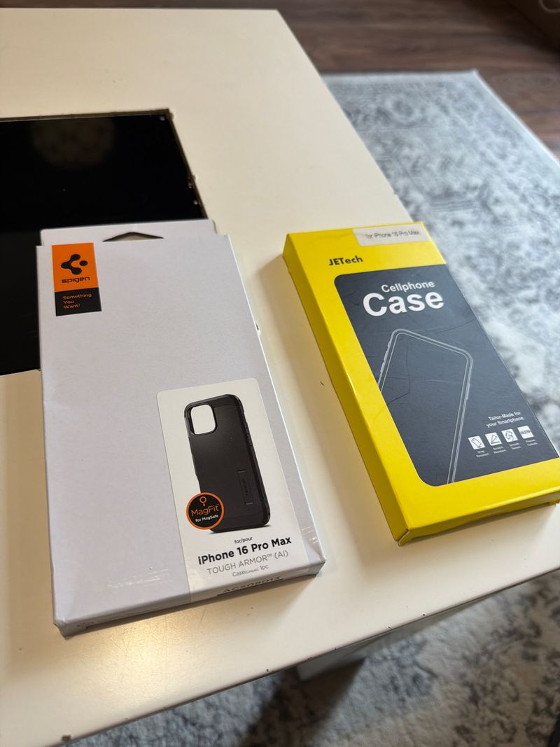 Fundas Mag-Safe iPhone 16 Pro Max Spigen + JETech