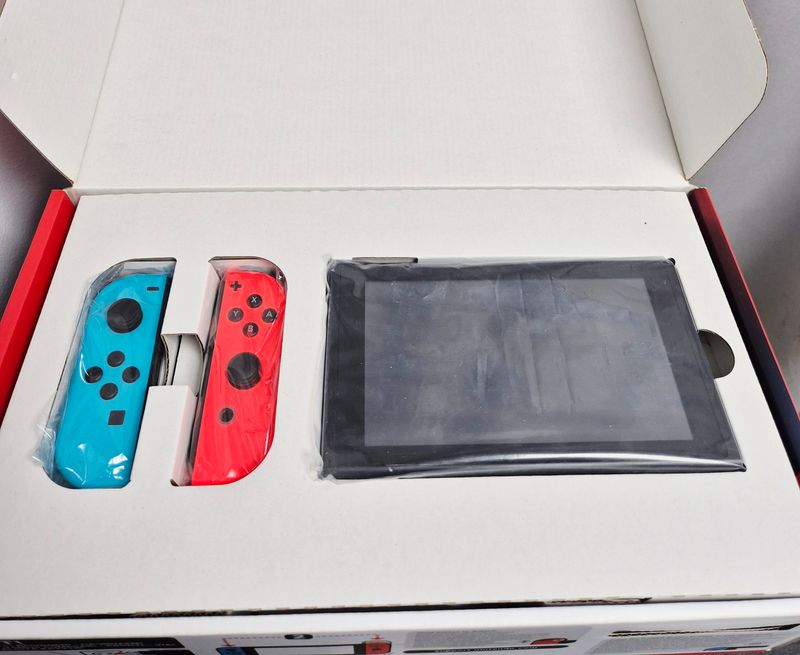 Nintendo Switch v2 (Somos tienda-Con garantía) afbeelding 2