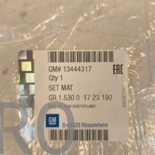 JUEGO ALFOMBRILLAS TRASERAS OPEL CORSA NUEVO