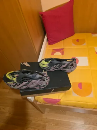 Adidas Yeezy Foam RNNR MX CARBON Multicolor