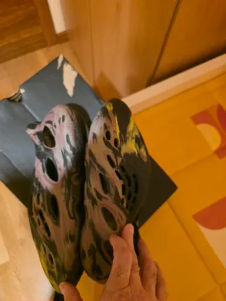 Adidas Yeezy Foam RNNR MX CARBON Multicolor