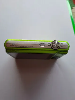 Cámara Casio EXILIM 8.1 MP Verde