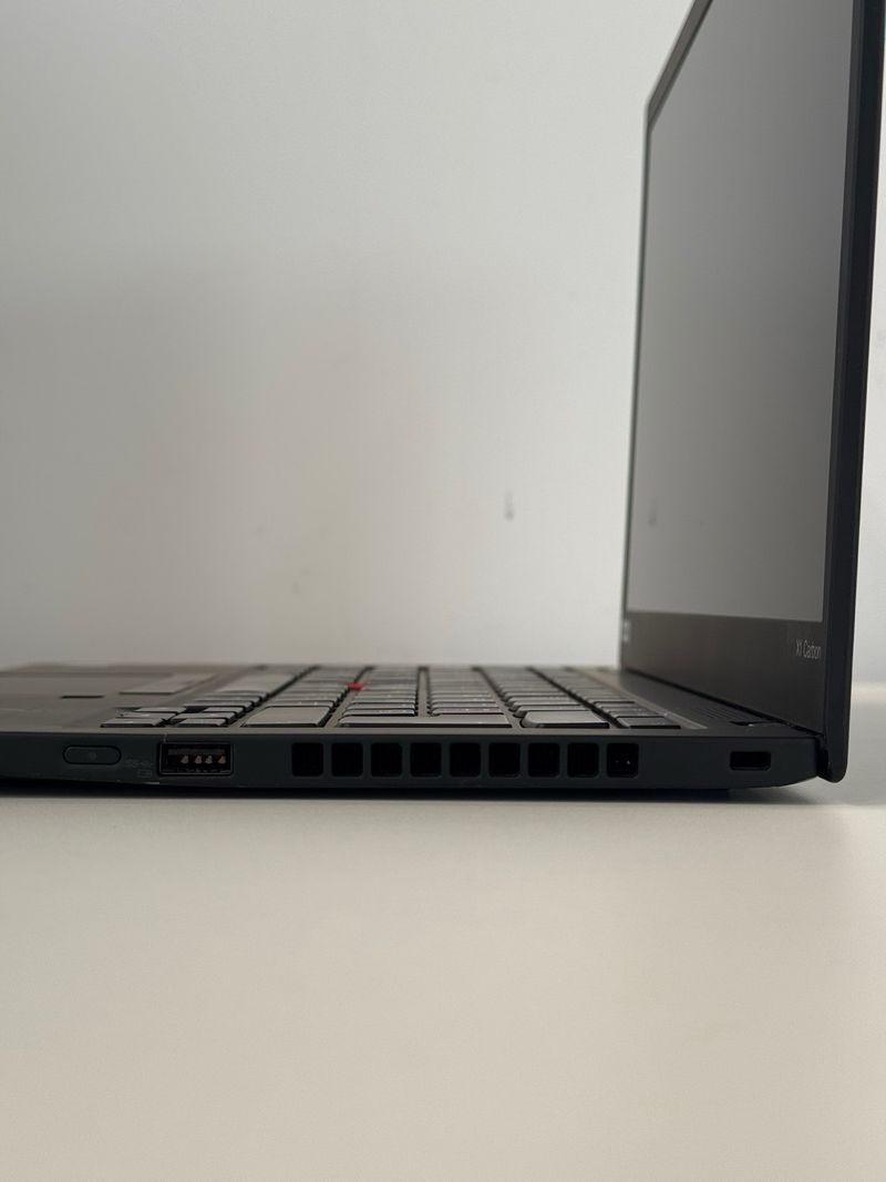 Lenovo ThinkPad X1 Carbon 7th 2019 afbeelding 2