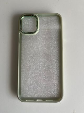 Vendo fundas para iPhone 11 en buen estado.