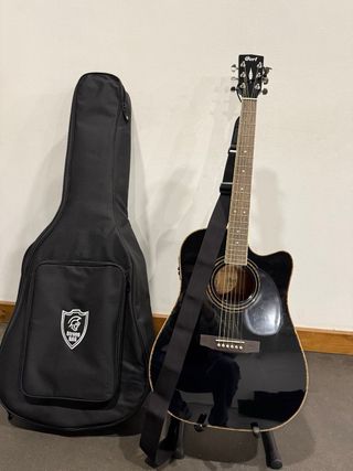 Guitarra Cort Acústica Negra (NUEVA) + Funda Nueva