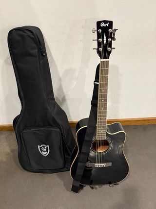 Guitarra Cort Acústica Negra (NUEVA) + Funda Nueva