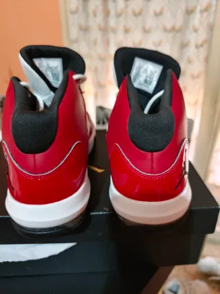 Zapatillas Jordan Hombre Rojas y Blancas