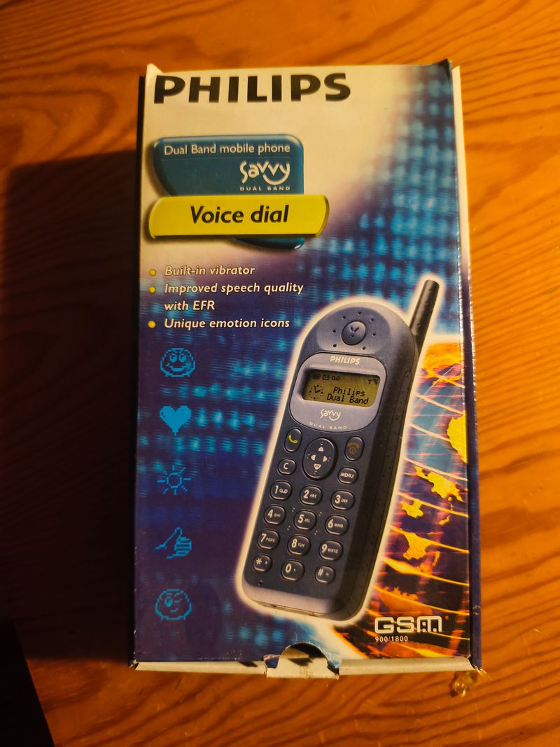Teléfono Móvil Philips Savvy Dual Band