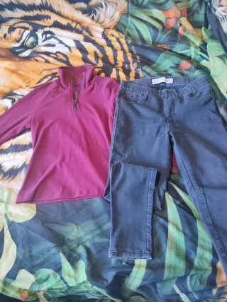 Conjunto pantalón y sudadera cuello alto