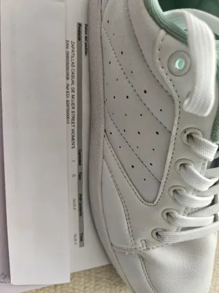 Zapatillas deportivas blancas y verde menta
