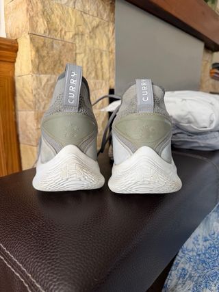 Zapatillas Under Armour Grises