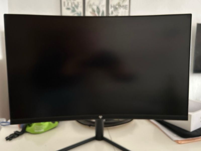 Monitor Curvo Millenium Negro