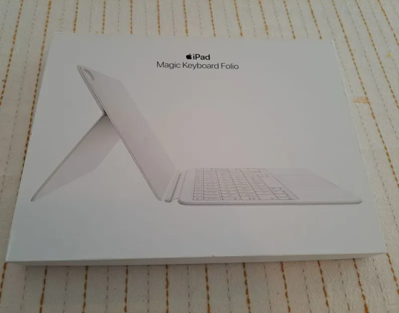 Apple iPad Magic Keyboard Folio