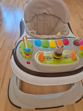 Vendo varias cosas de bebe a muy buen precio.