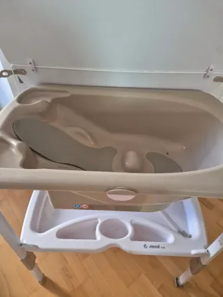 Vendo varias cosas de bebe a muy buen precio.