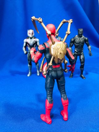 Lote 4 figuras superhéroes Marvel