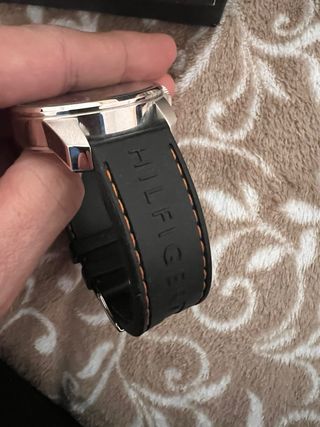 Reloj Tommy Hilfiger Negro y Naranja