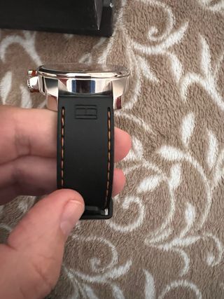 Reloj Tommy Hilfiger Negro y Naranja