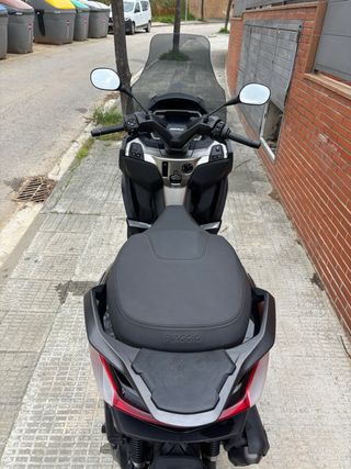 Piaggio MP3 400 HPE Negra