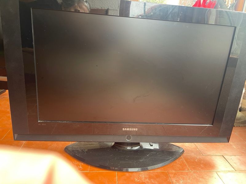 TV Samsung LCD 32 Negra afbeelding 3
