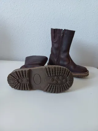 Botas de piel niña talla 27