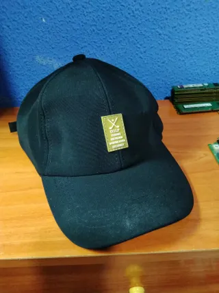 Gorra de golf negra
