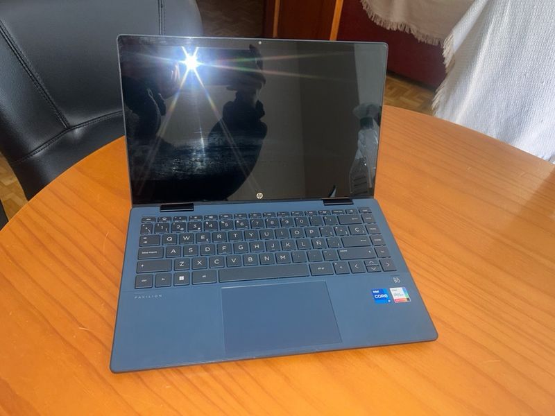 HP Pavilion X360 Convertible 2-in-1 Laptop afbeelding 2