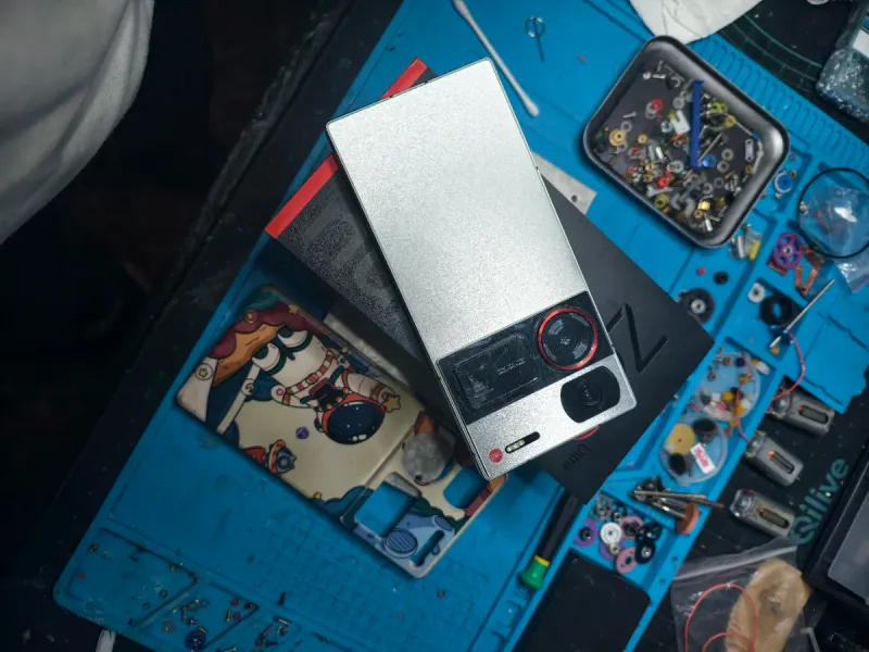 Nubia Z60 Ultra Plata/Rojo