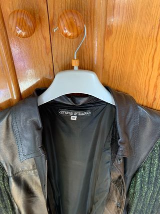 Chaqueta Amaya Arzuaga Piel Talla 40.  Muy bonita