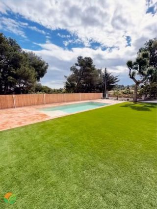 Erba artificiale in plastica