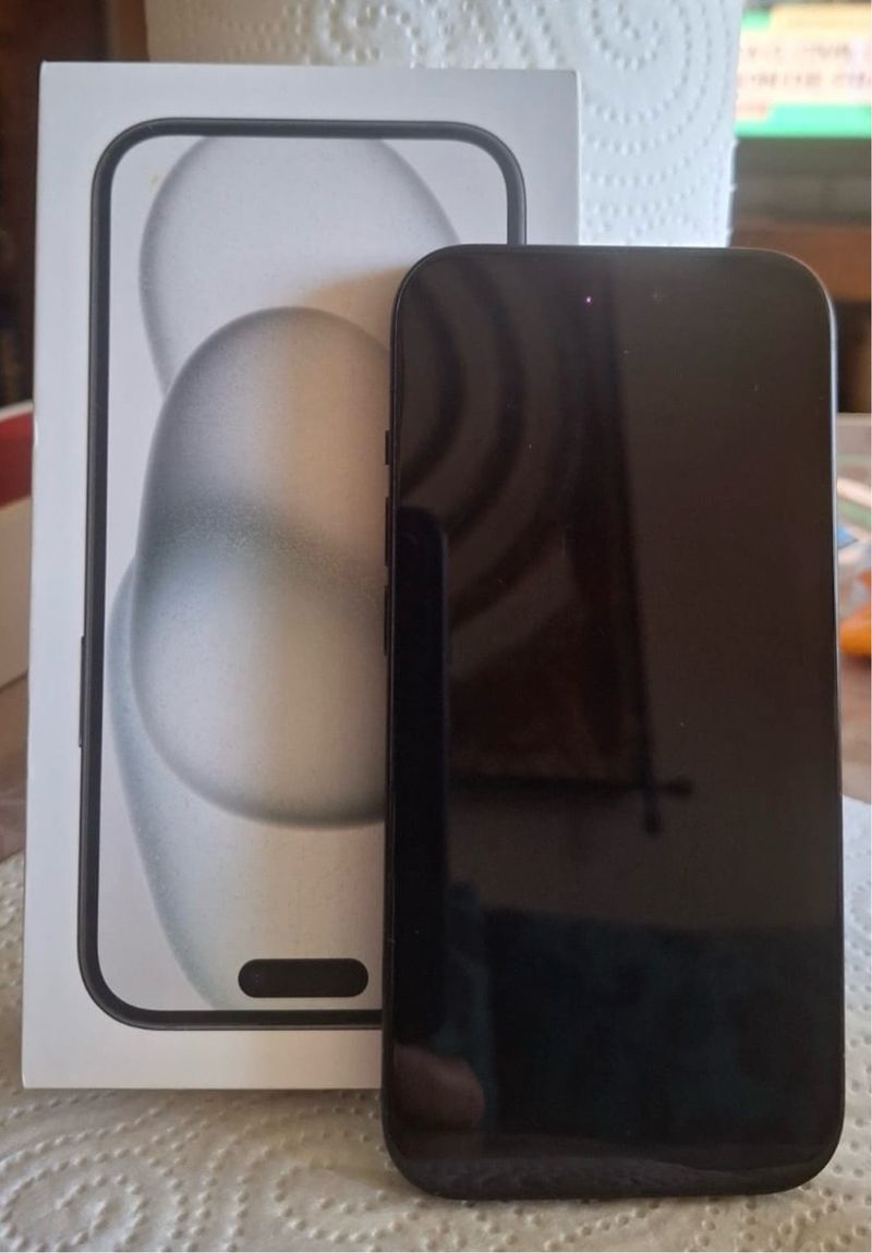 iPhone 15 Negro - Batería 89%