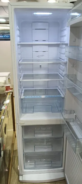 NEVERA COMBI DAEWOO NO FROST ENERGÍA A+