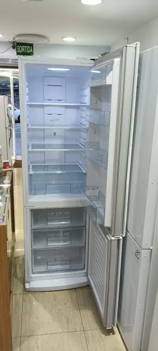 NEVERA COMBI DAEWOO NO FROST ENERGÍA A+