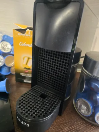 Cafetera Nespresso Krups + 100 cápsulas