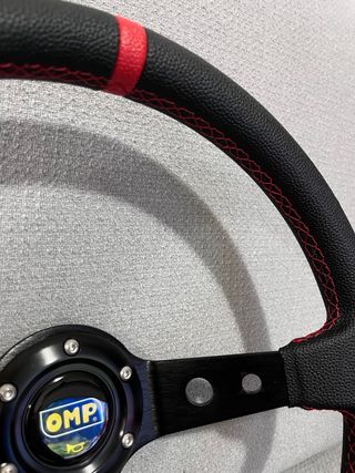 Volante Desplazado OMP Polipiel NUEVO