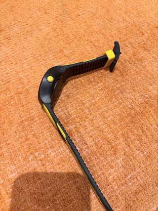 Reloj Swatch Fun Scuba Negro y Amarillo