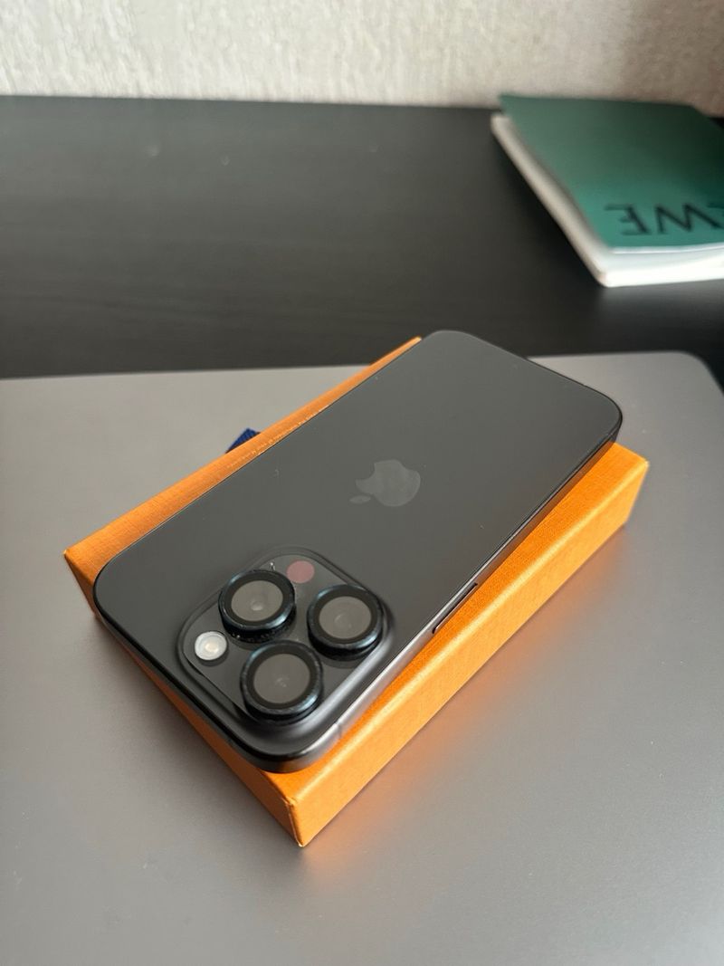 iPhone 15 Pro 256GB Black Titanium afbeelding 3