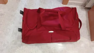 Bolso de viaje tipo maleta rojo samsonite 75/35/35