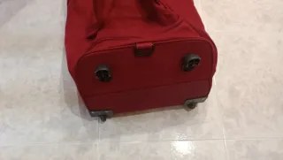 Bolso de viaje tipo maleta rojo samsonite 75/35/35