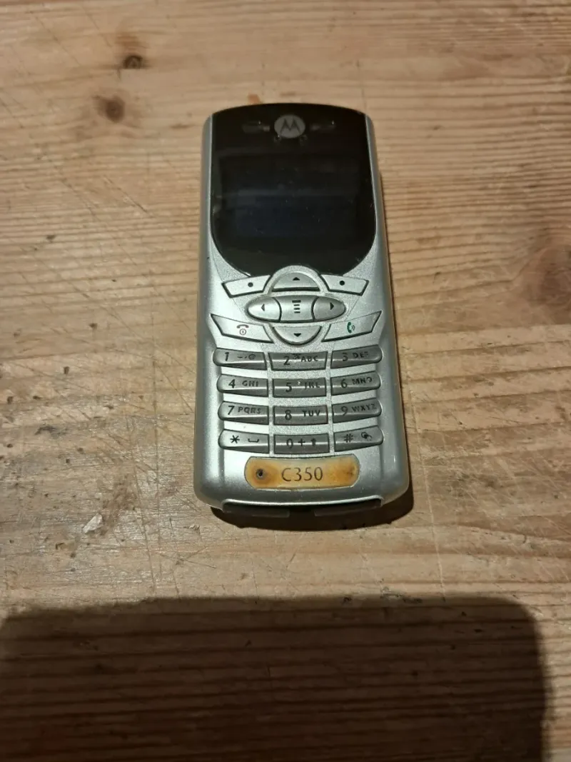 Celular Motorola C350 Plateado