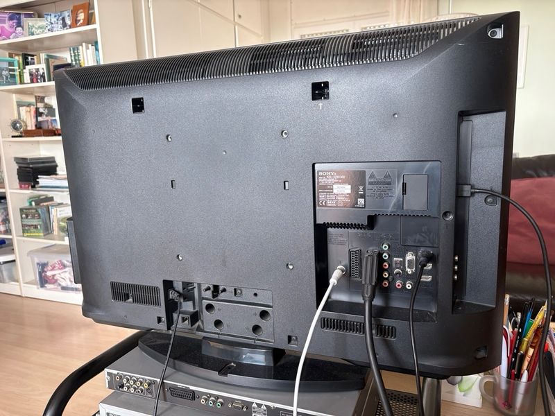 Televisor Sony Negro antigua (13 años) afbeelding 2
