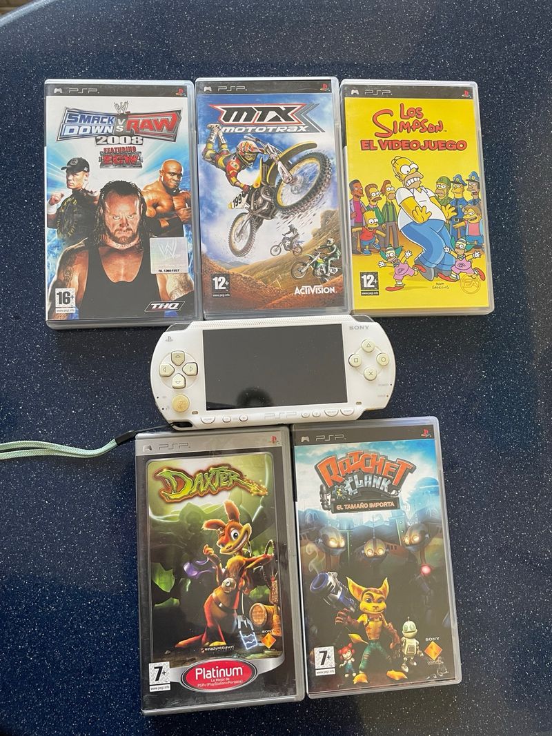Consola PSP Sony + 5 Juegos