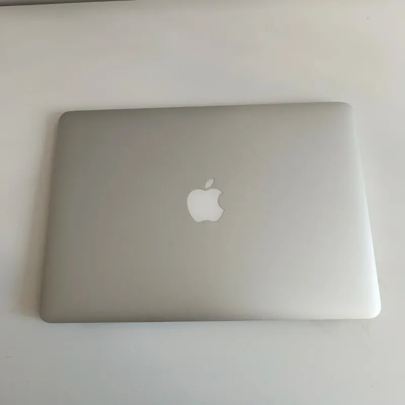 MacBook Air 13 i5 Plata con caja  Diciembre 2016