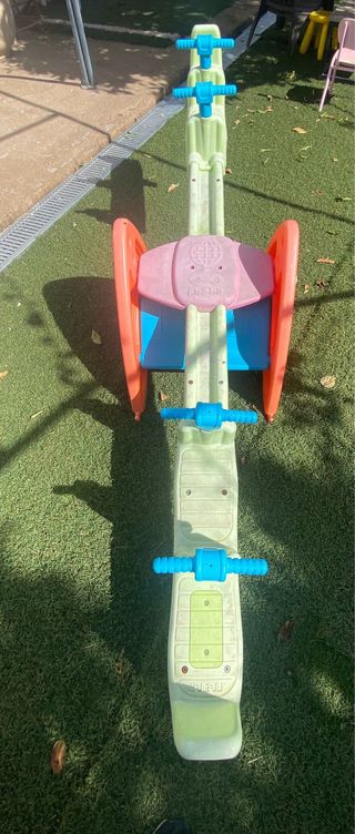 Tobogán y balancín infantil