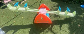 Tobogán y balancín infantil