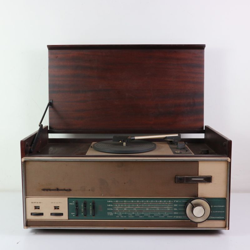 Radio de válvulas giradiscos MIVAR JAMAICA 1964
